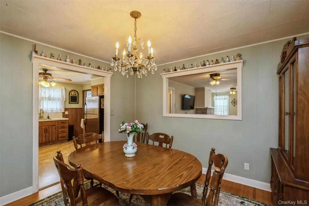 27 Litchfield Avenue Babylon, NY 11702