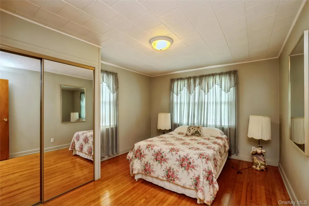 27 Litchfield Avenue Babylon, NY 11702