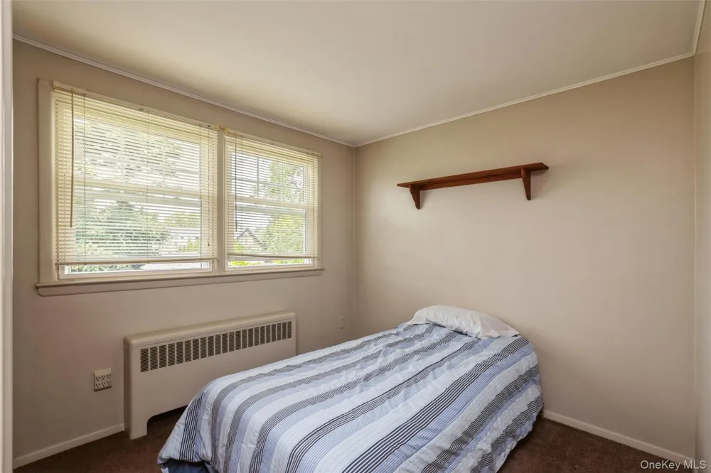 27 Litchfield Avenue Babylon, NY 11702