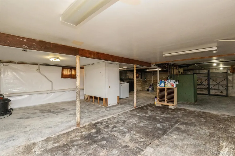 27 Litchfield Avenue Babylon, NY 11702