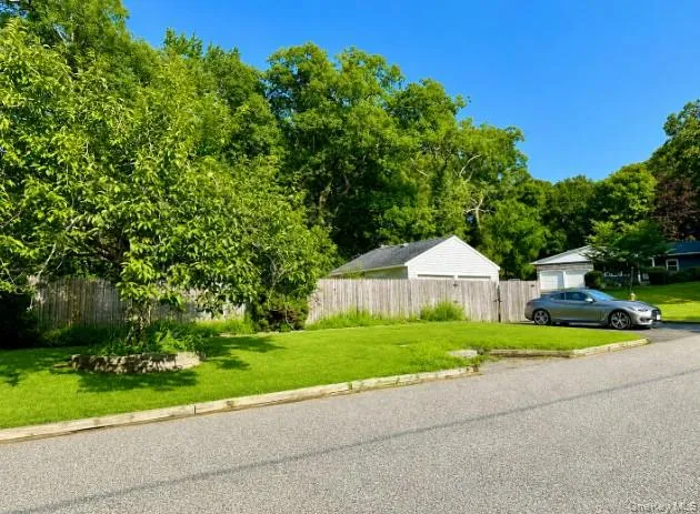5 Forest Lane Coram, NY 11727