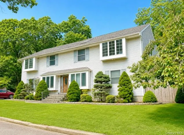 5 Forest Lane Coram, NY 11727