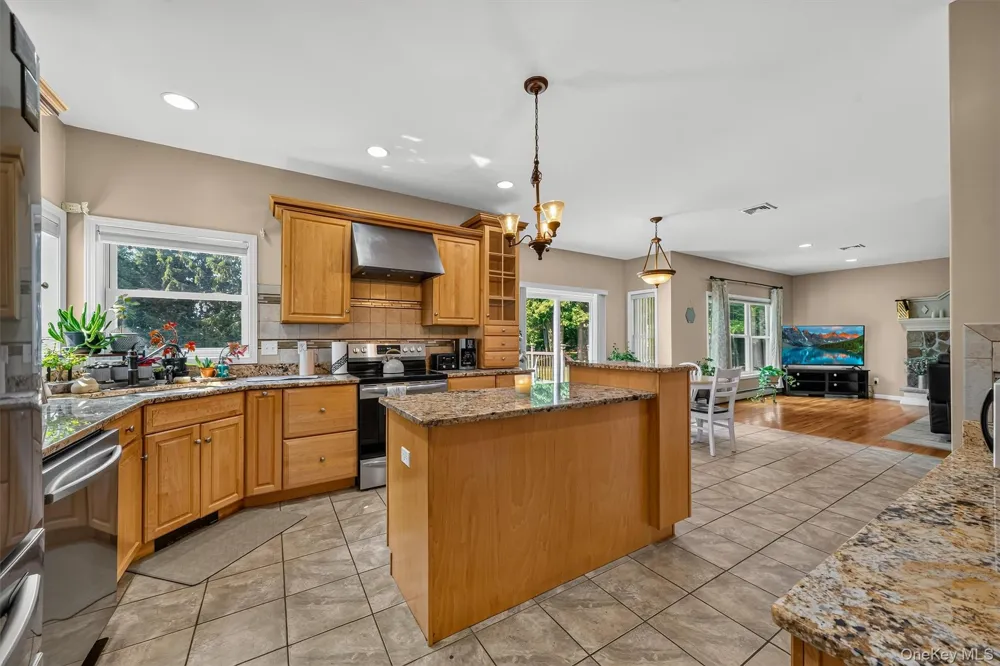 15 Winston Place Marlboro, NY 12542