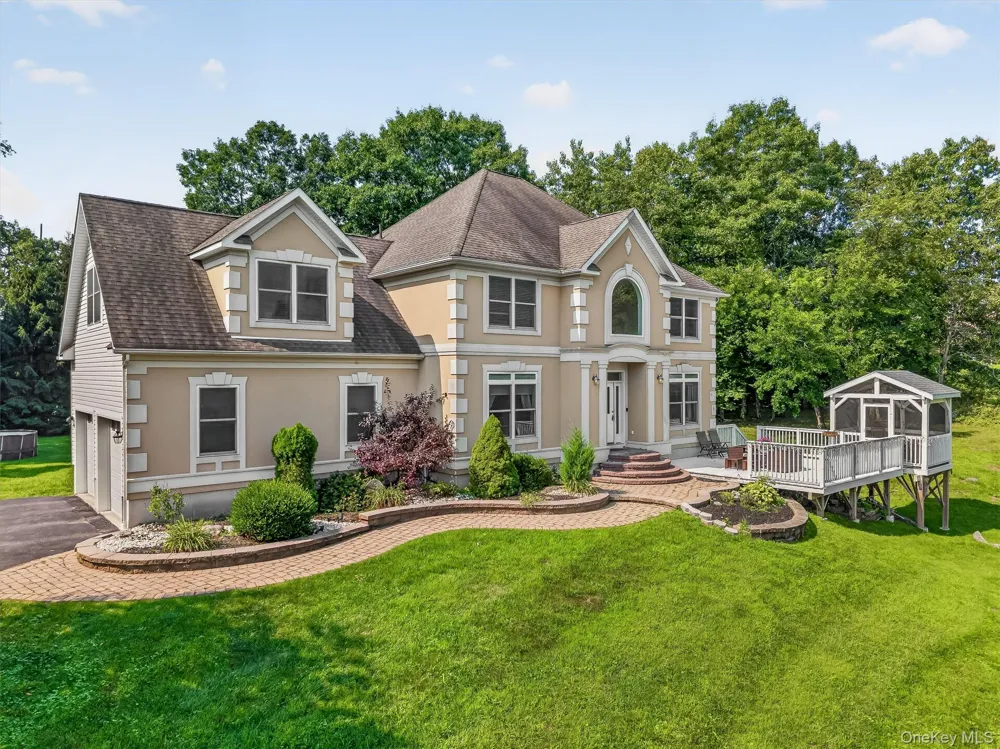 15 Winston Place Marlboro, NY 12542