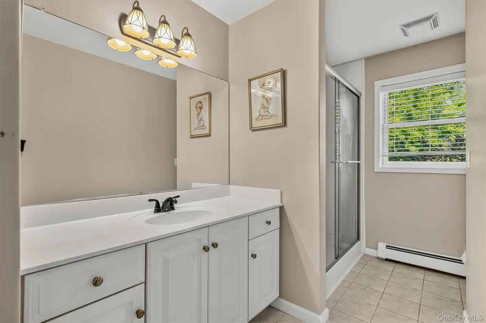 15 Winston Place Marlboro, NY 12542