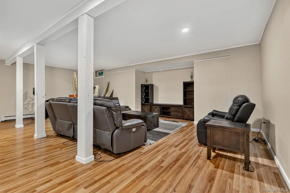 15 Winston Place Marlboro, NY 12542