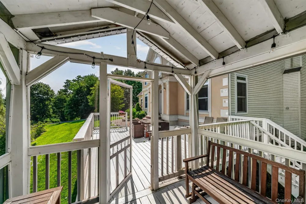 15 Winston Place Marlboro, NY 12542