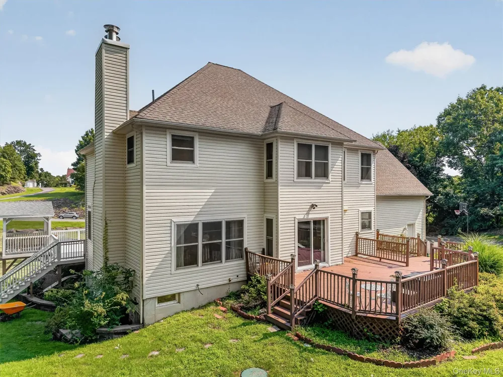 15 Winston Place Marlboro, NY 12542