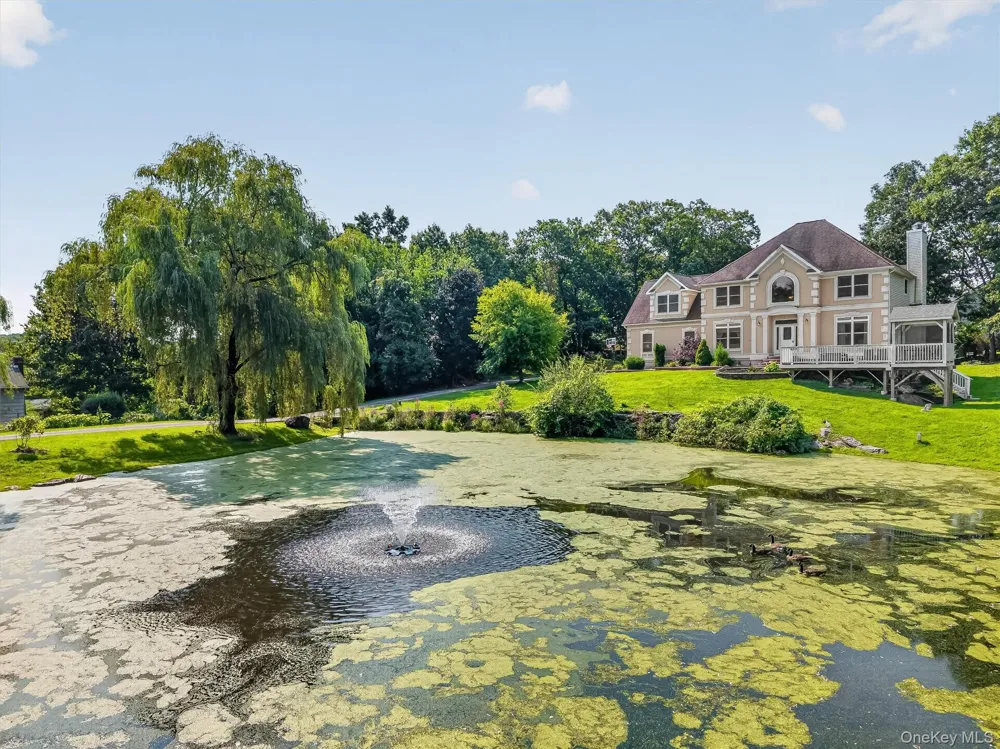 15 Winston Place Marlboro, NY 12542