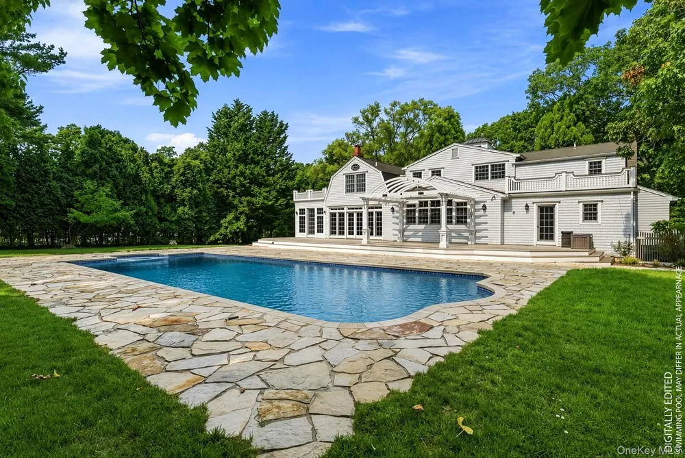 11 Pheasant Lane Remsenburg, NY 11960