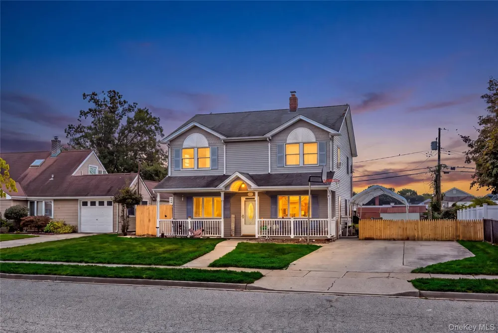 28 Book Lane Levittown, NY 11756