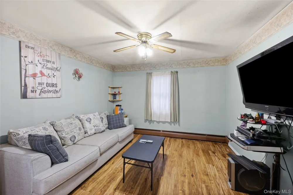 28 Book Lane Levittown, NY 11756