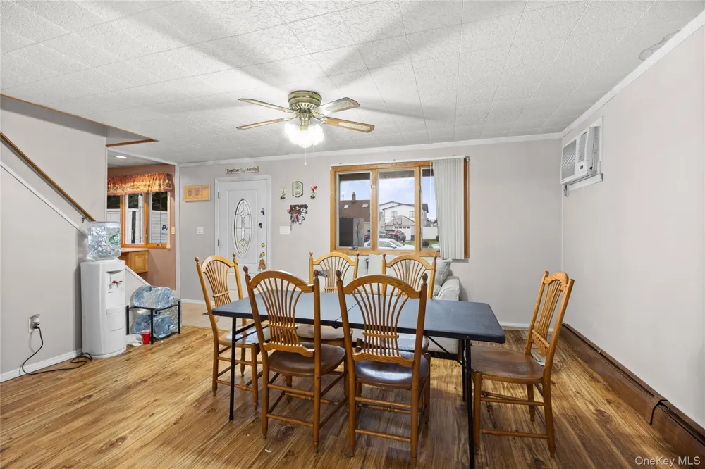 28 Book Lane Levittown, NY 11756