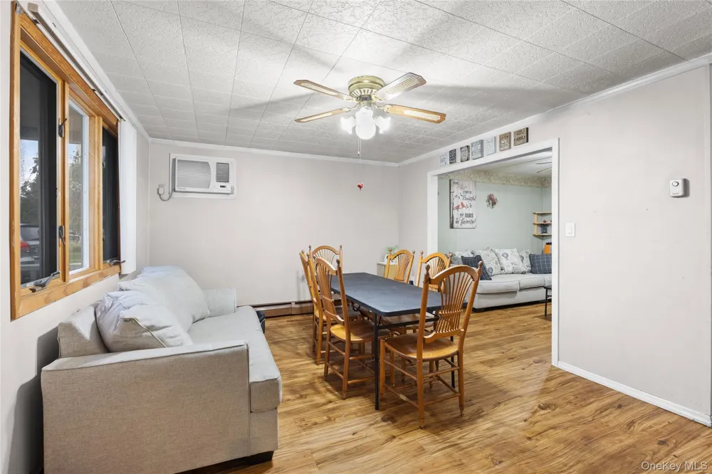 28 Book Lane Levittown, NY 11756