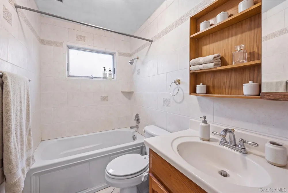 28 Book Lane Levittown, NY 11756
