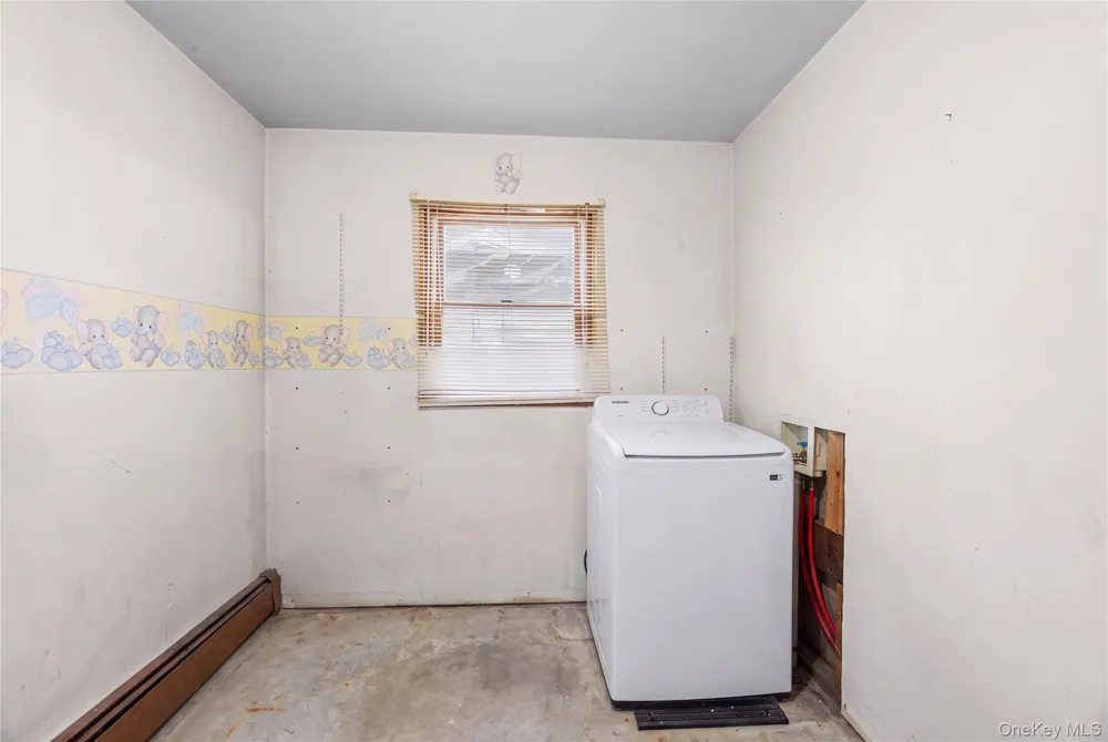 28 Book Lane Levittown, NY 11756