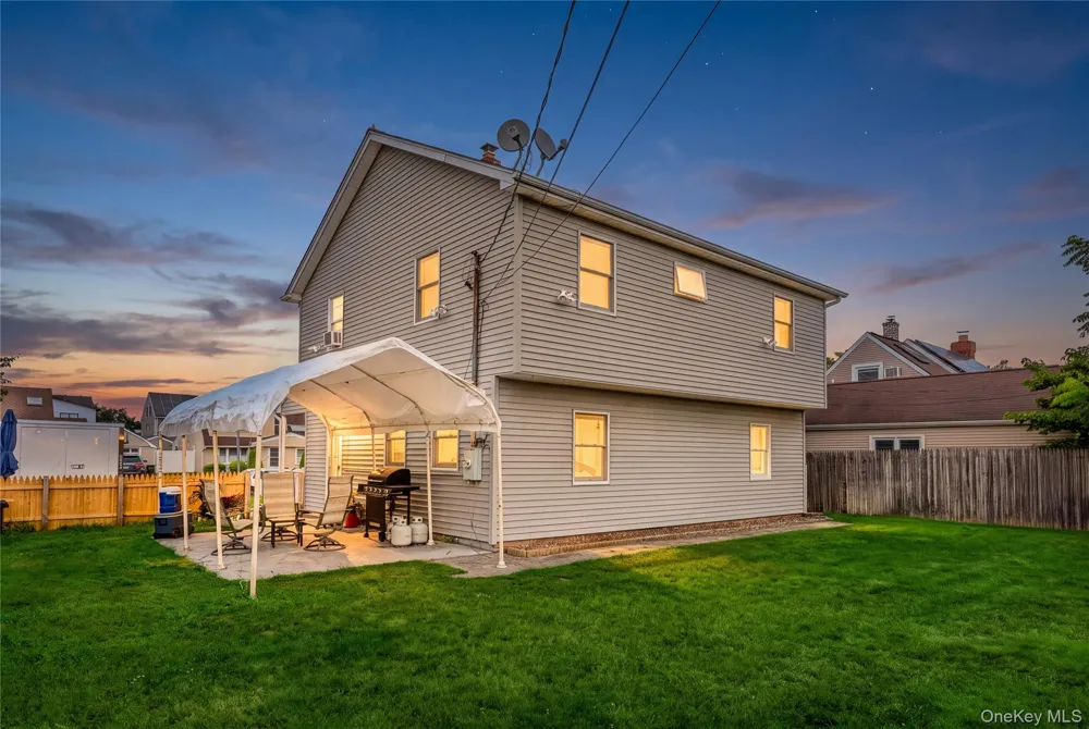 28 Book Lane Levittown, NY 11756