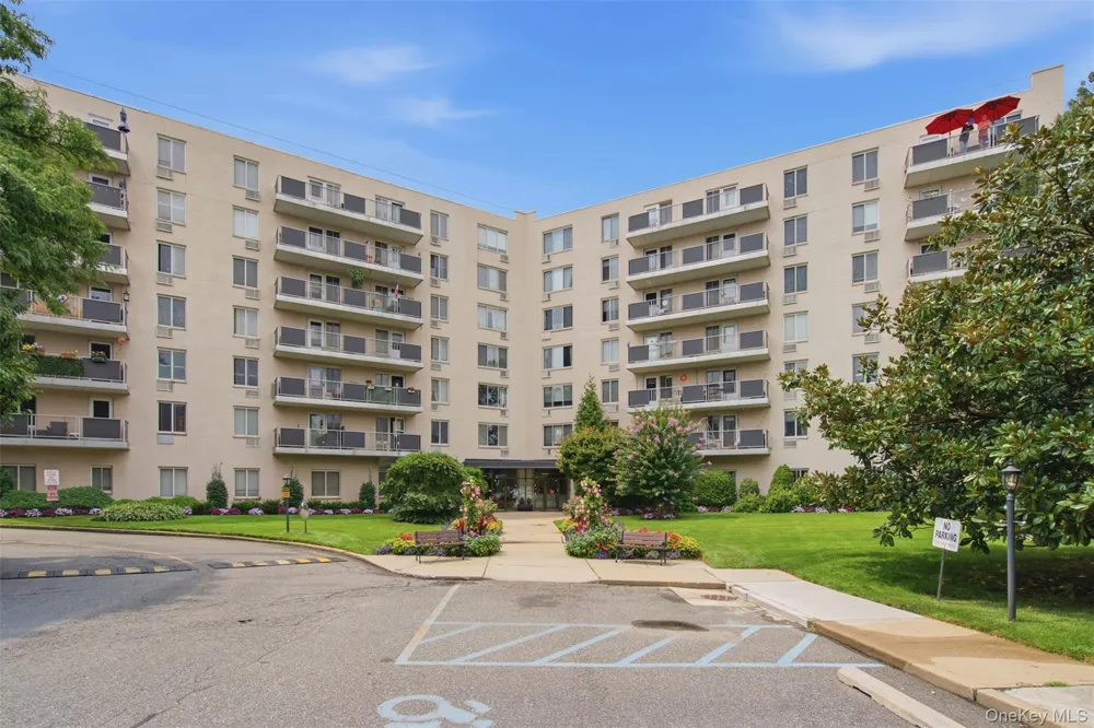 135 Post Avenue #2J Westbury, NY 11590