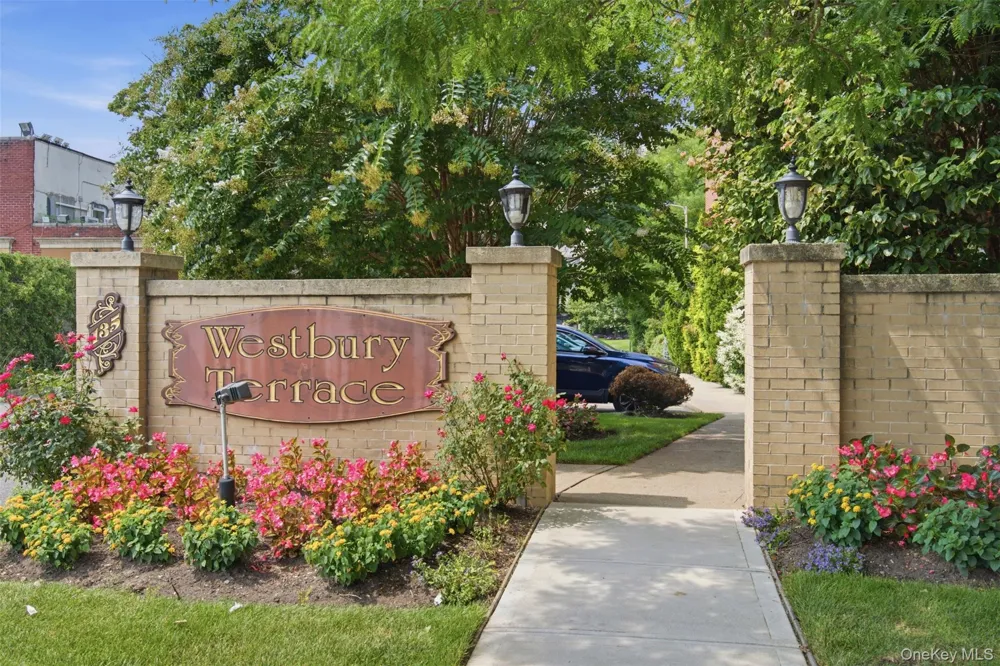 135 Post Avenue #2J Westbury, NY 11590