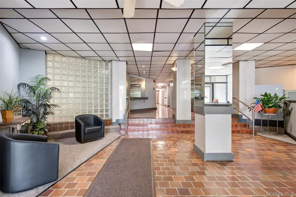 135 Post Avenue #2J Westbury, NY 11590