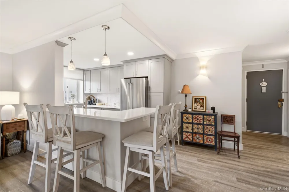 135 Post Avenue #2J Westbury, NY 11590