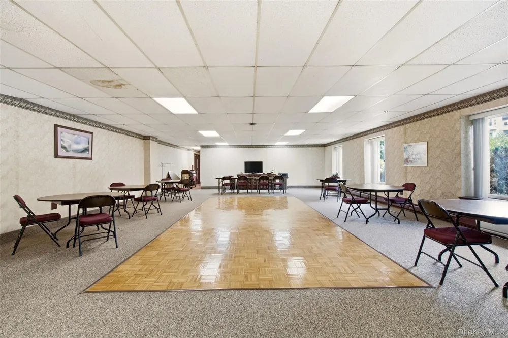 135 Post Avenue #2J Westbury, NY 11590