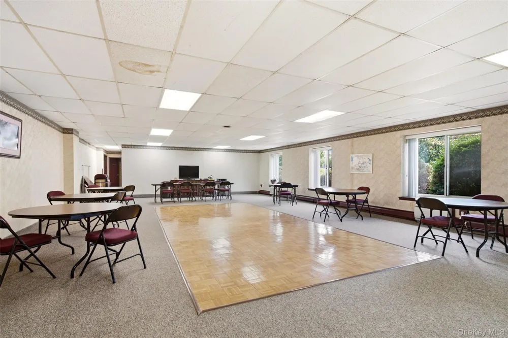 135 Post Avenue #2J Westbury, NY 11590
