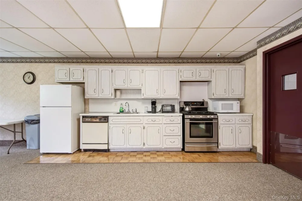 135 Post Avenue #2J Westbury, NY 11590