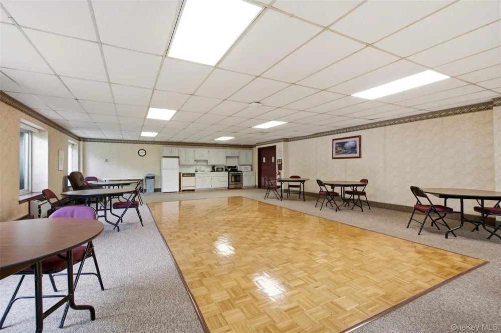 135 Post Avenue #2J Westbury, NY 11590