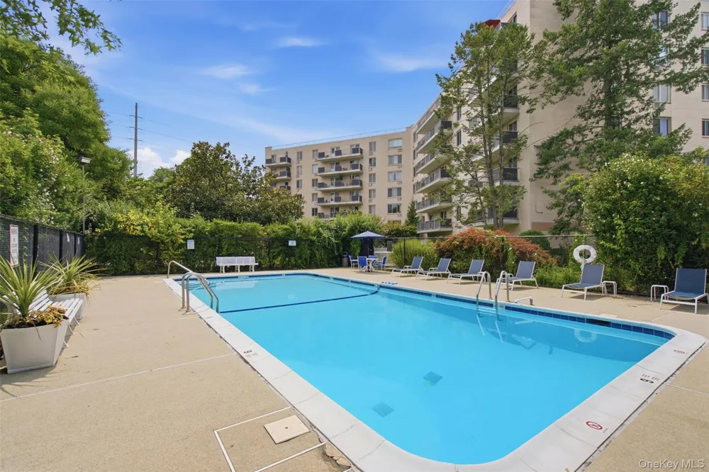 135 Post Avenue #2J Westbury, NY 11590