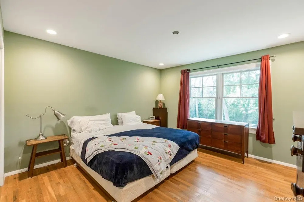 111 W Tiana Road Hampton Bays, NY 11946