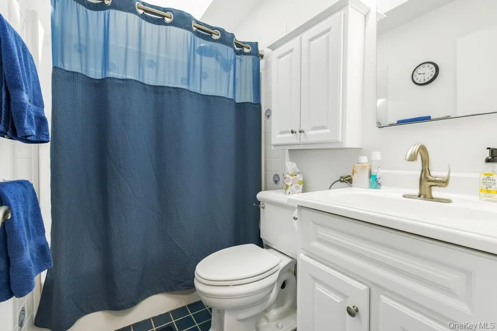 111 W Tiana Road Hampton Bays, NY 11946