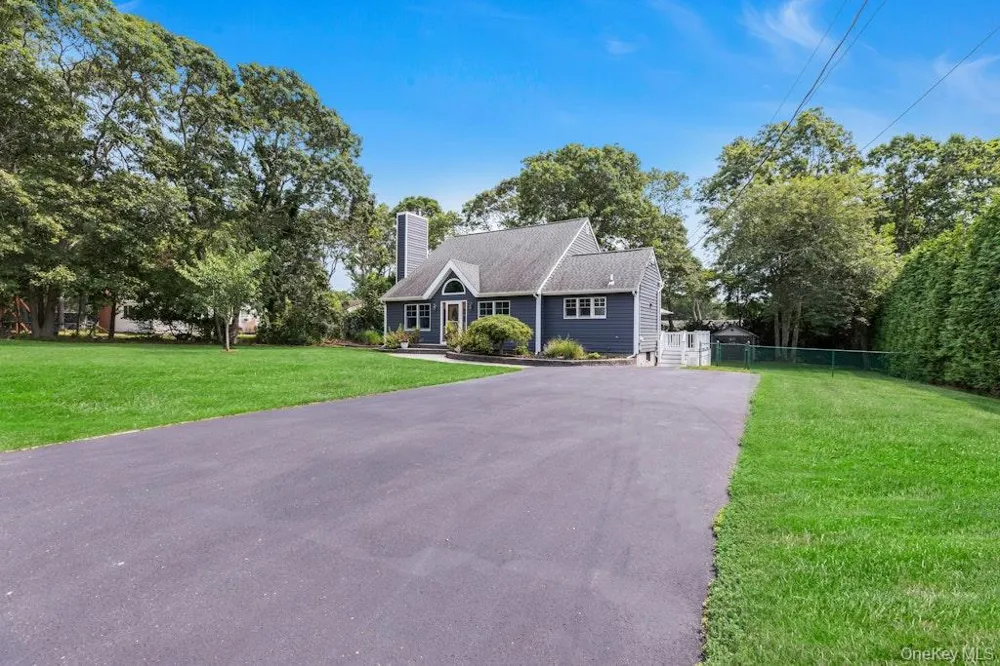 111 W Tiana Road Hampton Bays, NY 11946