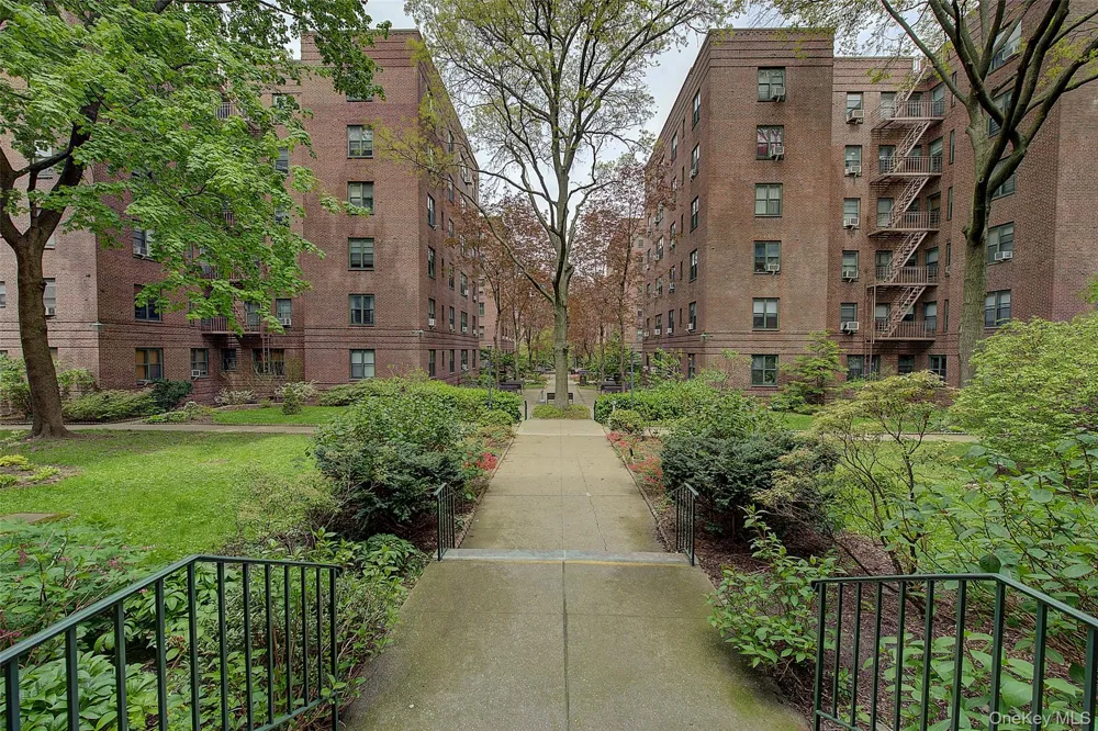 34-21 78th Street #3F Jackson Heights, NY 11372