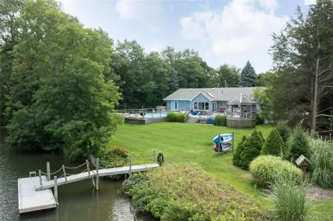 225 Lakeside Drive S