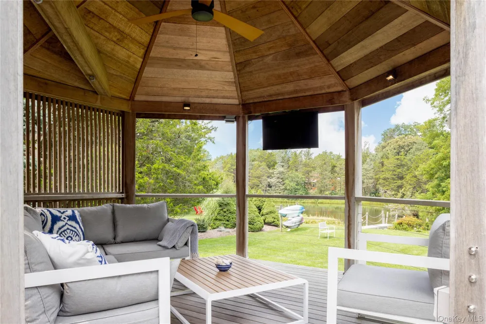 225 Lakeside Drive S Southold, NY 11971