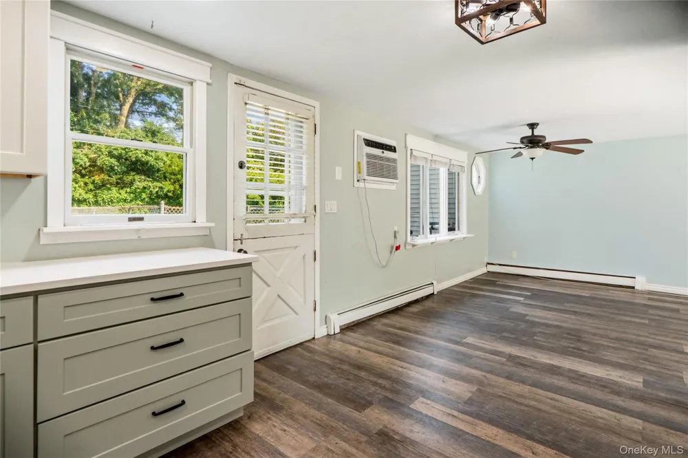 21 Hackberry Lane Holbrook, NY 11741