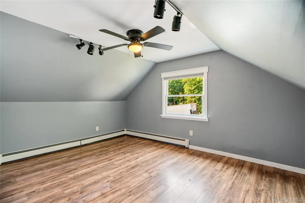 21 Hackberry Lane Holbrook, NY 11741