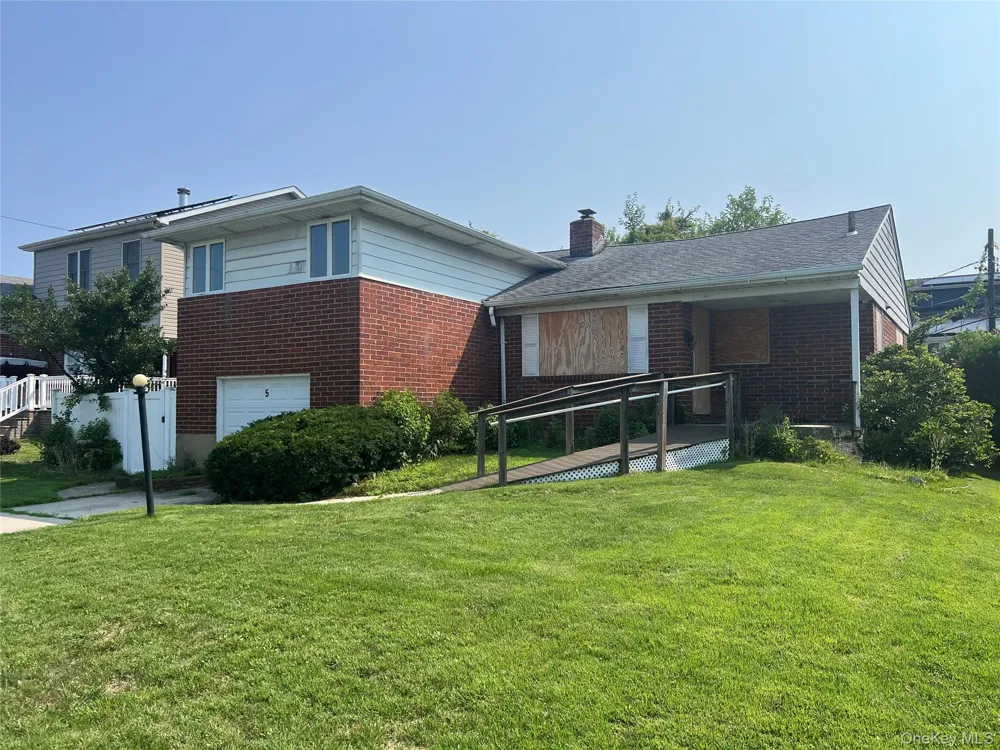 5 Winding Road Massapequa, NY 11758