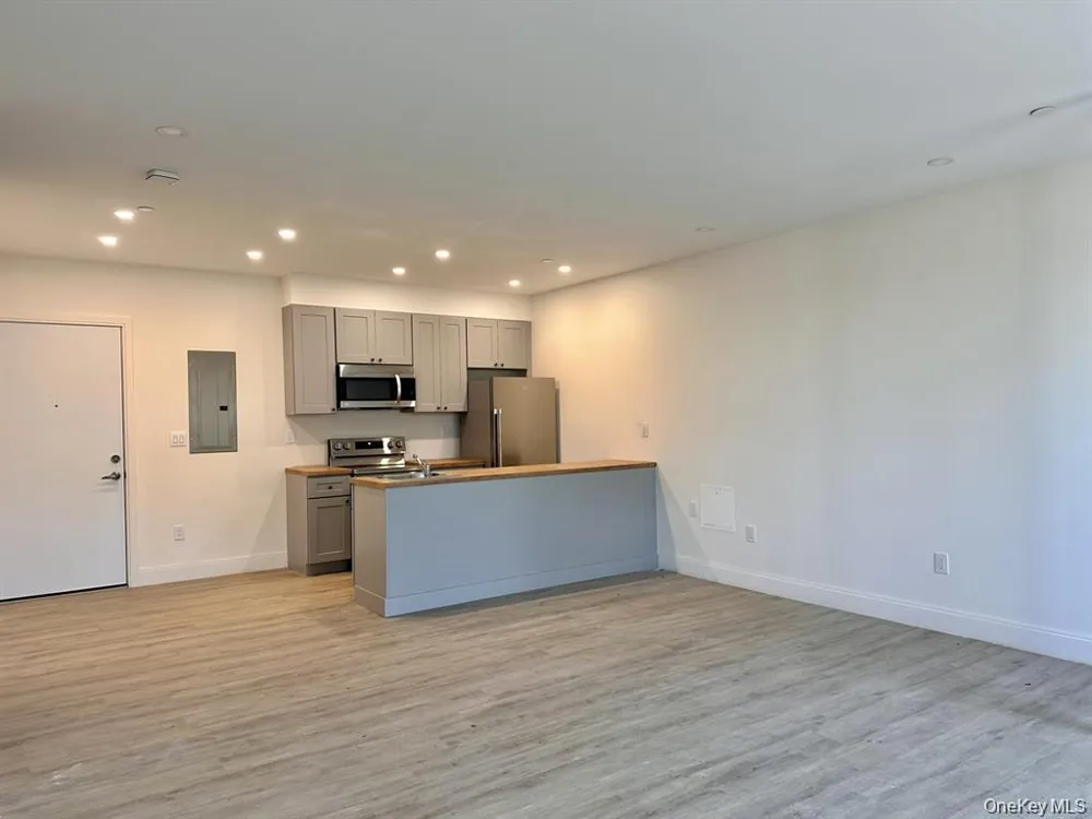 362 W MERRICK ROAD #105 Valley Stream, NY 11580