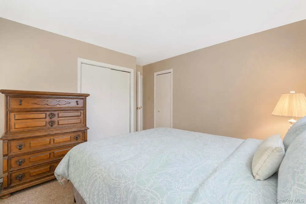 3 Laurie Drive Farmingdale, NY 11735