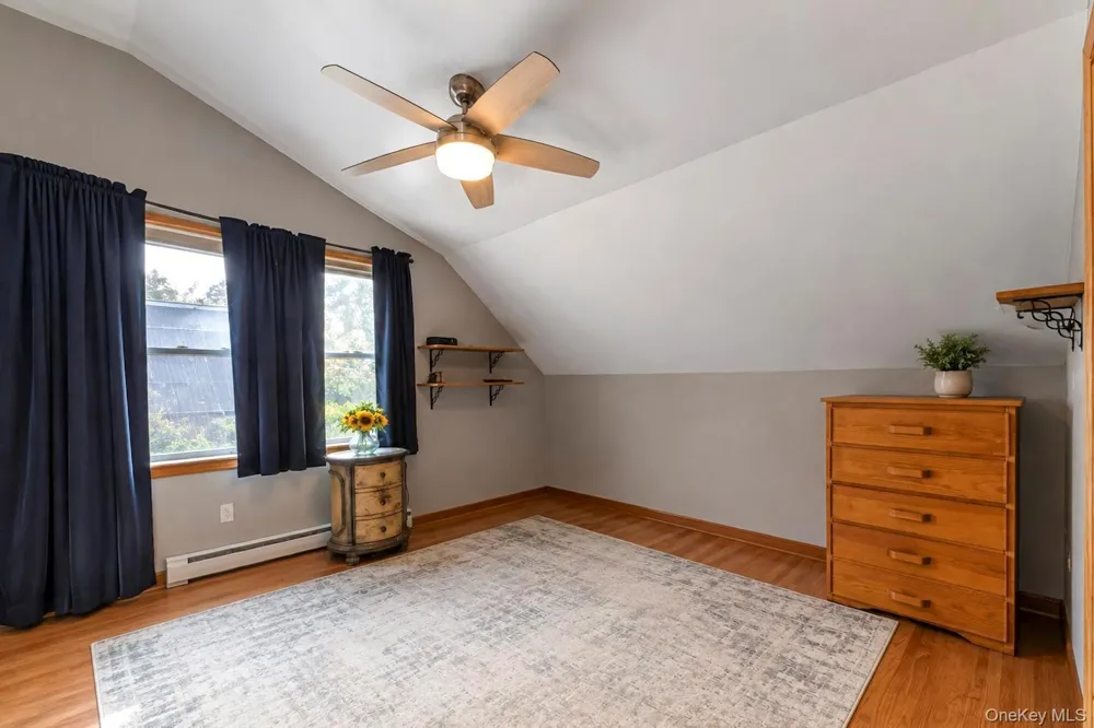 3 Laurie Drive Farmingdale, NY 11735