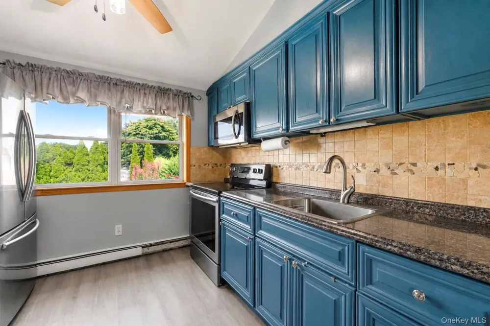 3 Laurie Drive Farmingdale, NY 11735