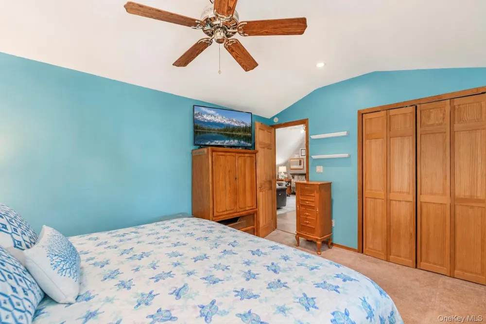 3 Laurie Drive Farmingdale, NY 11735