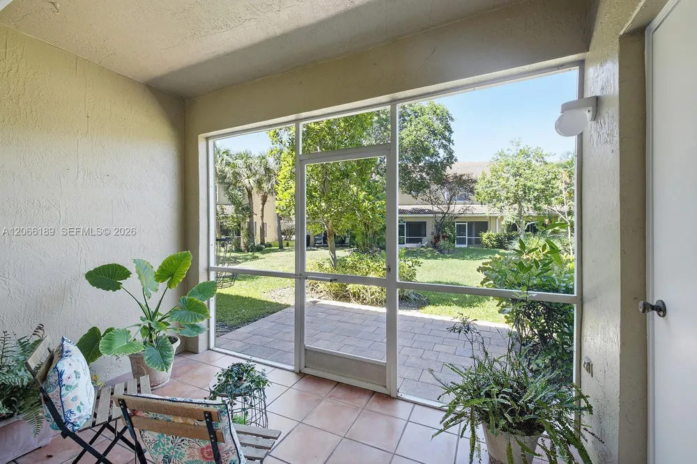 12135 SW 3rd St Pembroke Pines, FL 33025