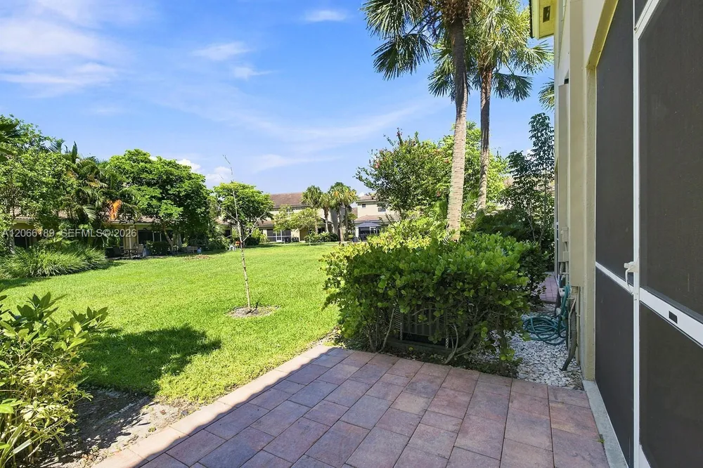 12135 SW 3rd St Pembroke Pines, FL 33025