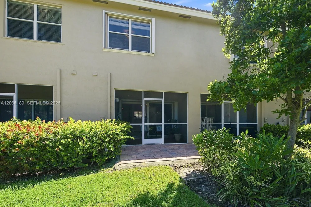 12135 SW 3rd St Pembroke Pines, FL 33025