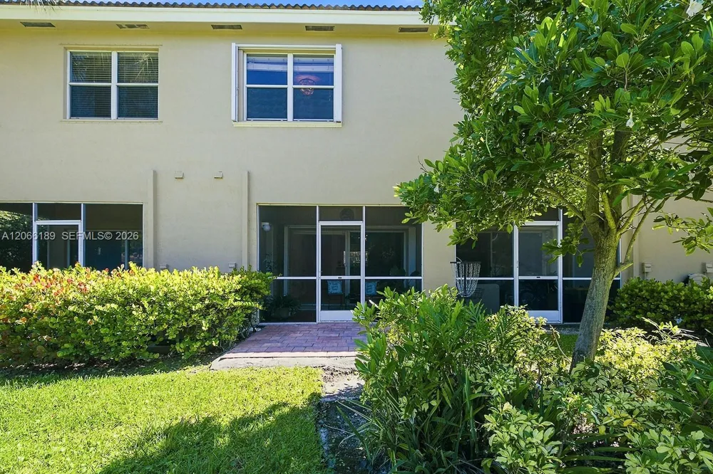 12135 SW 3rd St Pembroke Pines, FL 33025
