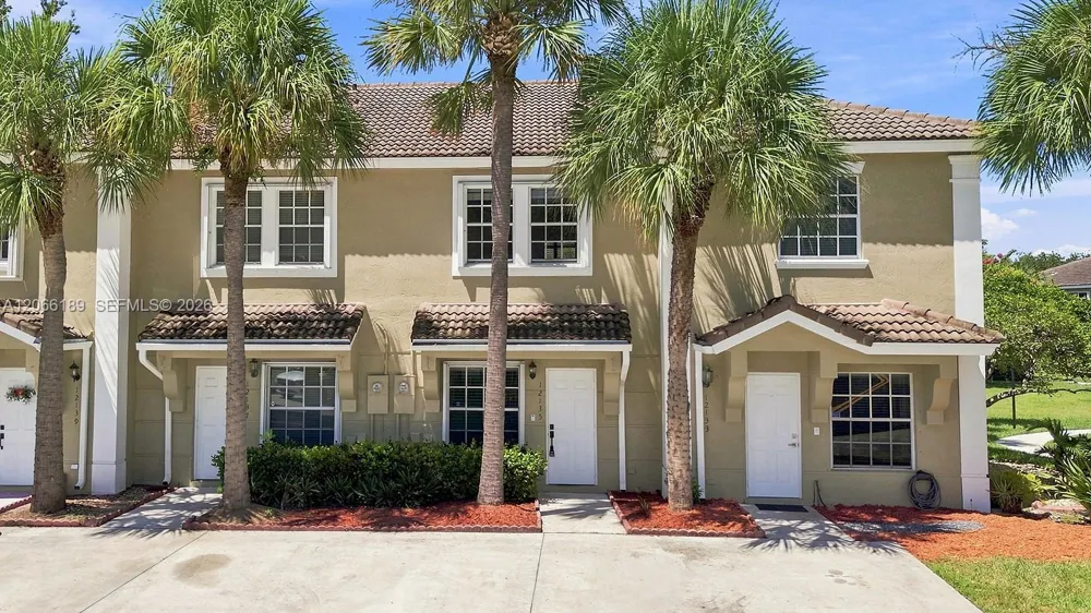 12135 SW 3rd St Pembroke Pines, FL 33025