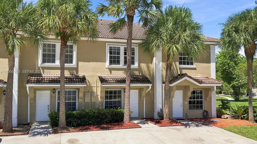 12135 SW 3rd St Pembroke Pines, FL 33025